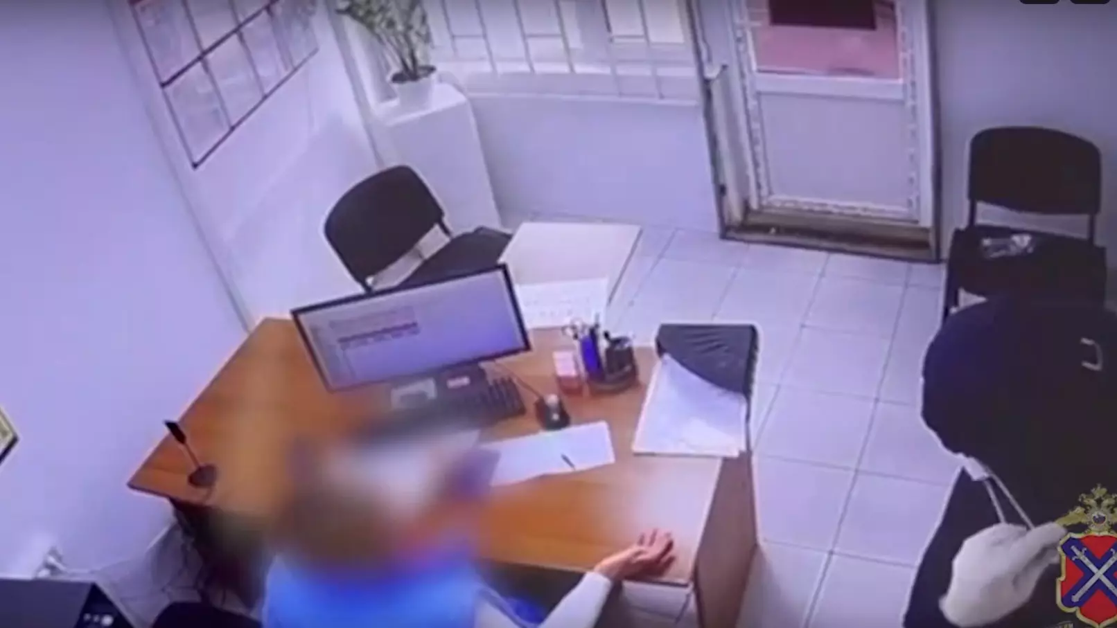Налетчика в медицинской маске на офисы микрозаймов задержали в Волгограде
